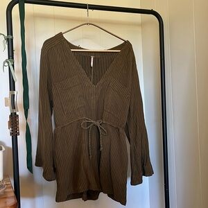 NWOT Free People short romper with drawstring, bell sleeves, size XS